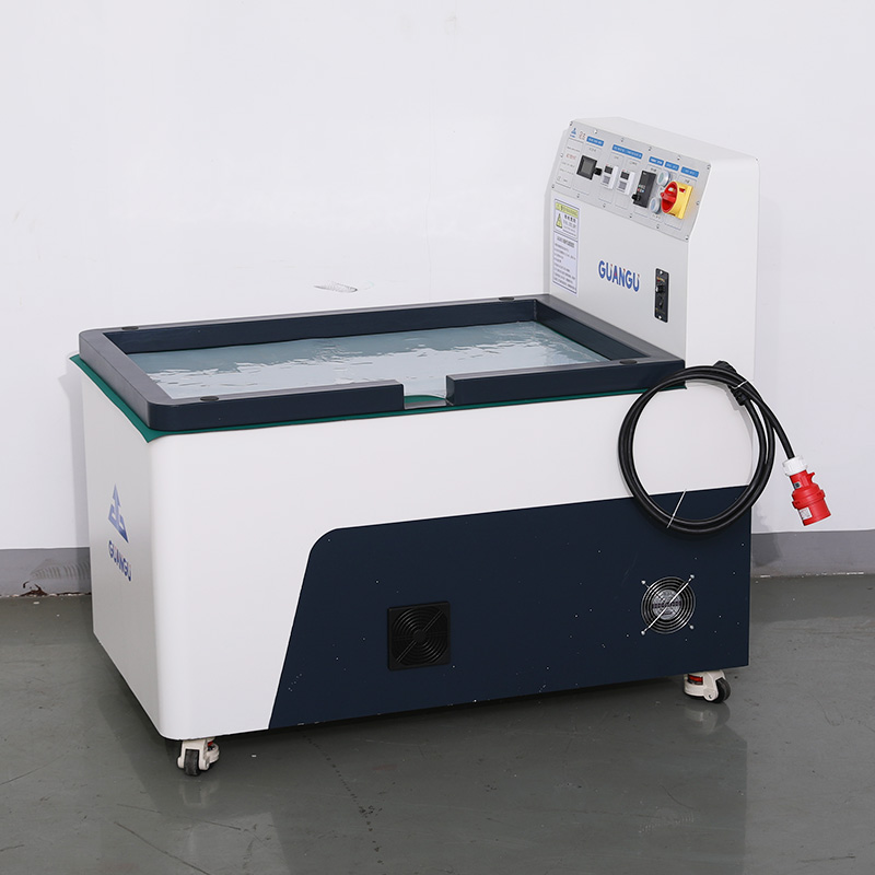 1-221024144504M0.jpg